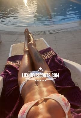 Escorta Alice in Wonderland 14