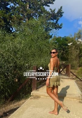 Escorta Emma 6