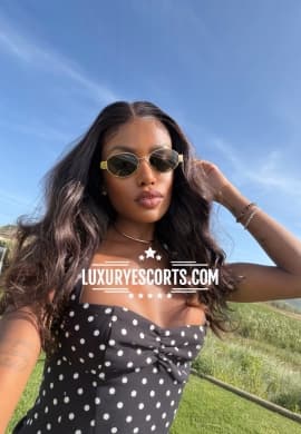 Escorta Naomi 3