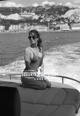 Escorta Nora 8