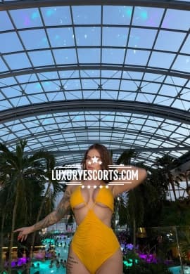 Escorta Qeenofall 18